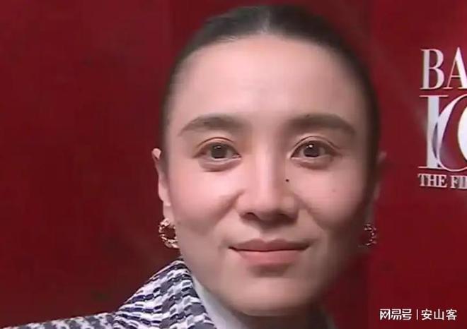 吓坏杨幂不敢露脸只有赵今麦扛住了！pg电子试玩入口芭莎之夜被镜头签(图6)
